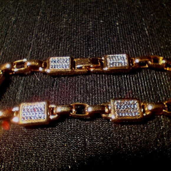 Earring Set Teardrop Filigree Gold-Toned and Two Gold-Toned Bracelets - Picture 3 of 12